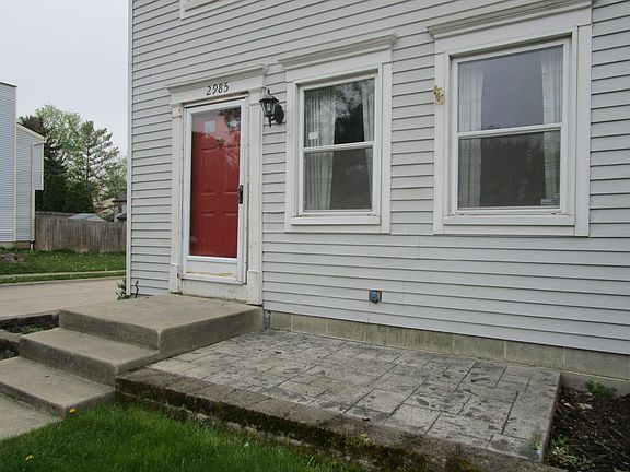 3rd image of 2985 Grandwoods Cir