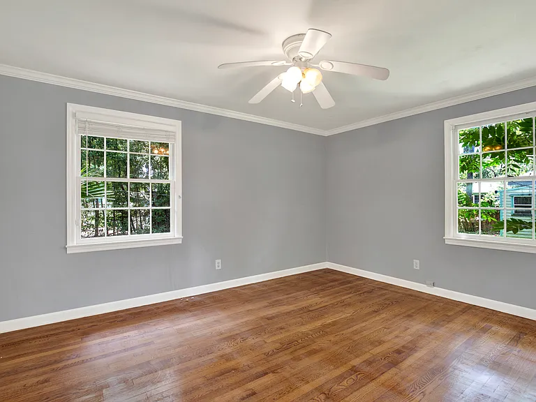 331 Oxford Dr — Photo 13