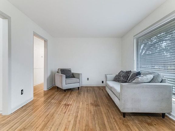 5th image of 8107 Antioch Rd