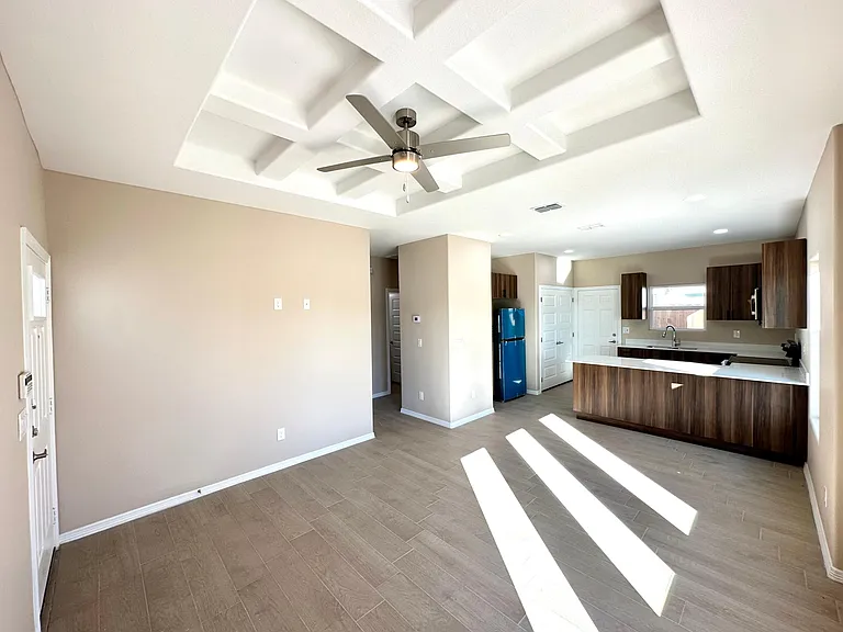 2914 W Kenwood St #1 — Photo 1