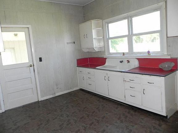 5th image of 1711 Main St