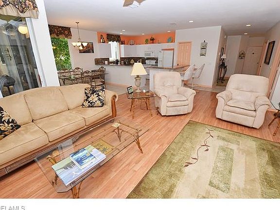 4th image of 8441 Southbridge Dr APT 4