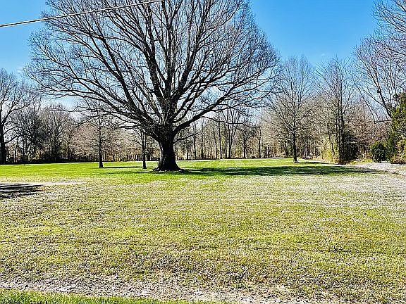4th image of 303 Rudd Spees Rd