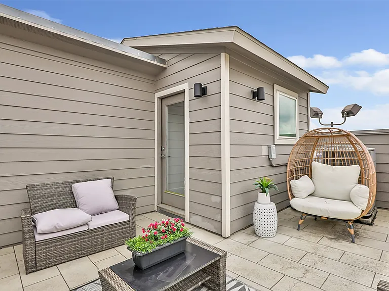 1310 Roberts St #1310 — Photo 7