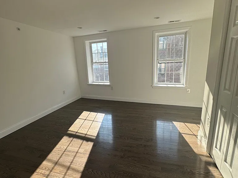 163 Brown St #3 — Photo 5