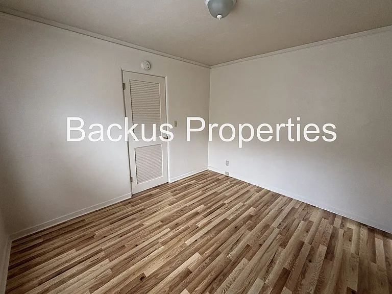 Geil St 249 — Photo 7