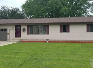 906 S Lincoln St, Lake Mills, IA 50450