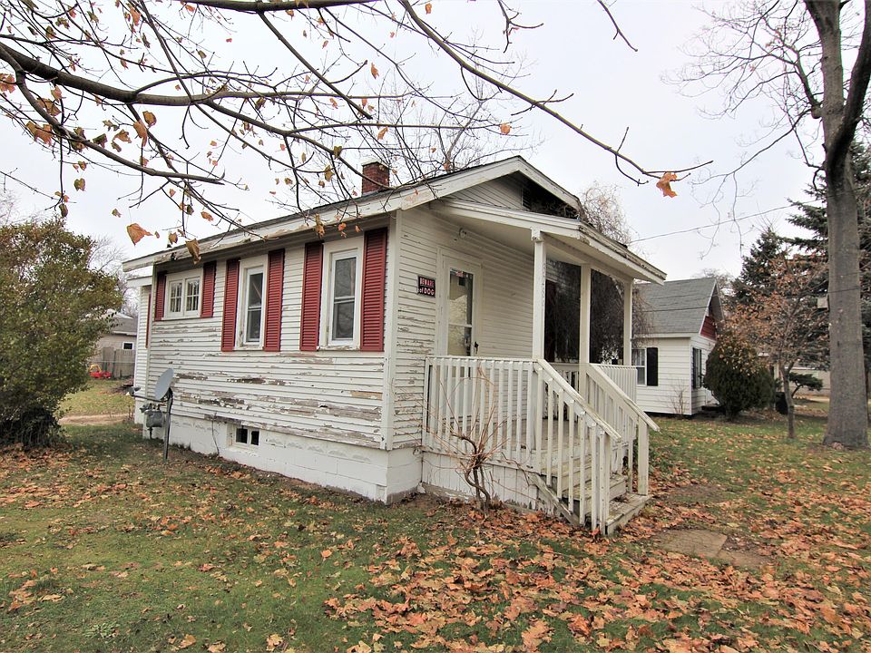 1st image of 3289 McCracken St