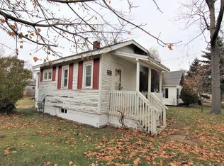 3289 McCracken St, Norton Shores, MI