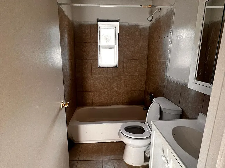 855 Steffen Ave #3 — Photo 10