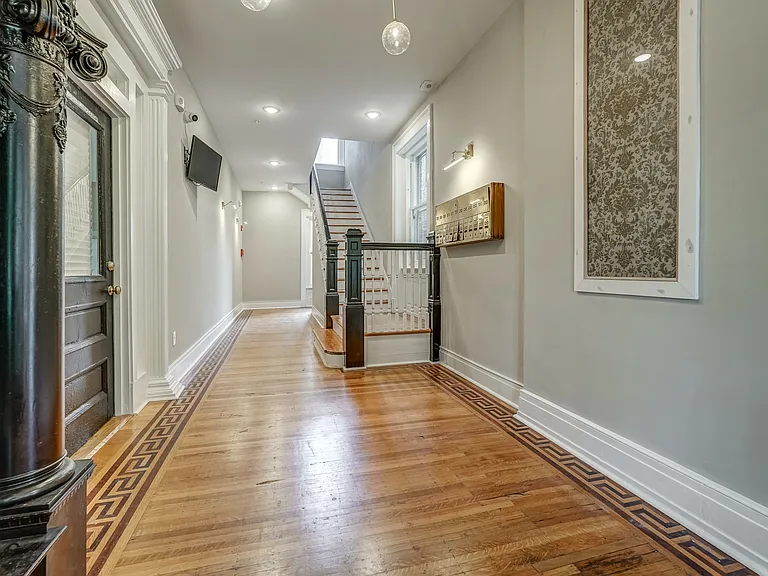425 N Arthur Ashe Blvd #G — Photo 6