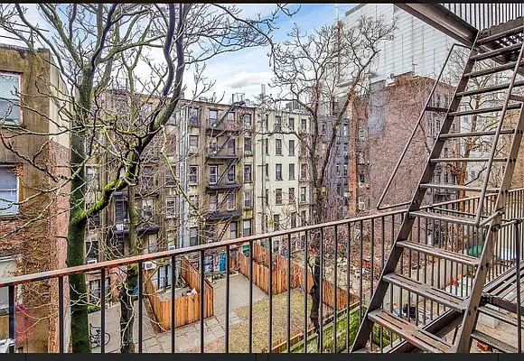 Rented by REAL New York | media 24