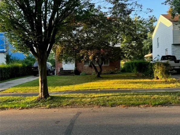 16115 Delrey Ave, Cleveland, OH 44128