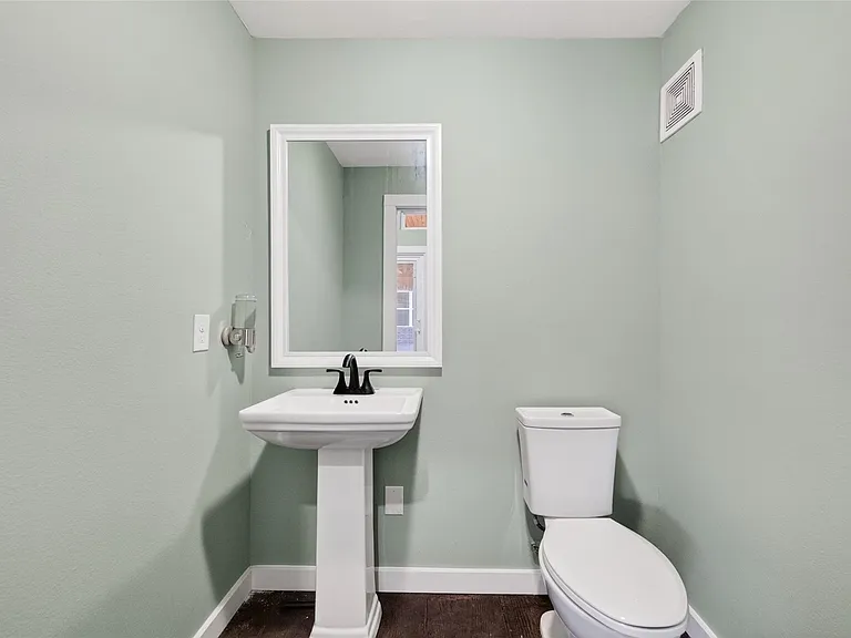 12322 Sabine Point Dr — Photo 41