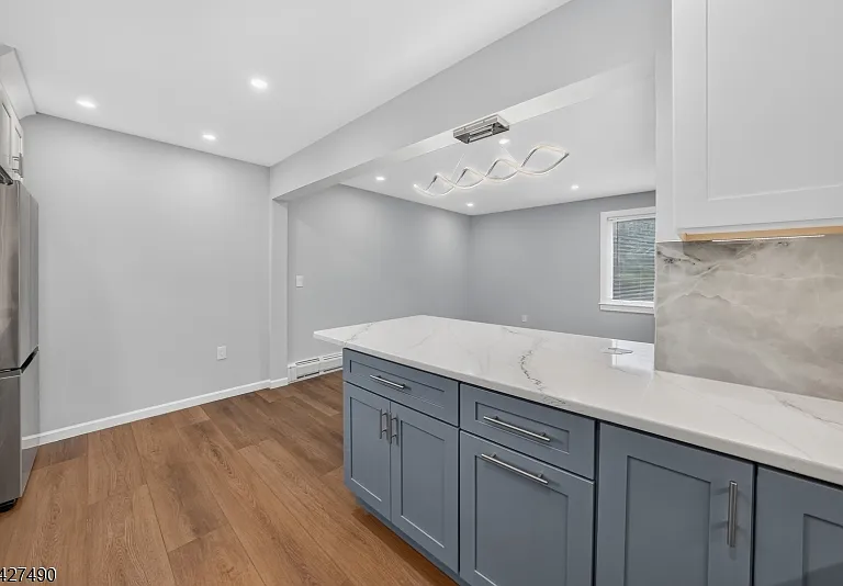 210 Walnut St #R — Photo 7
