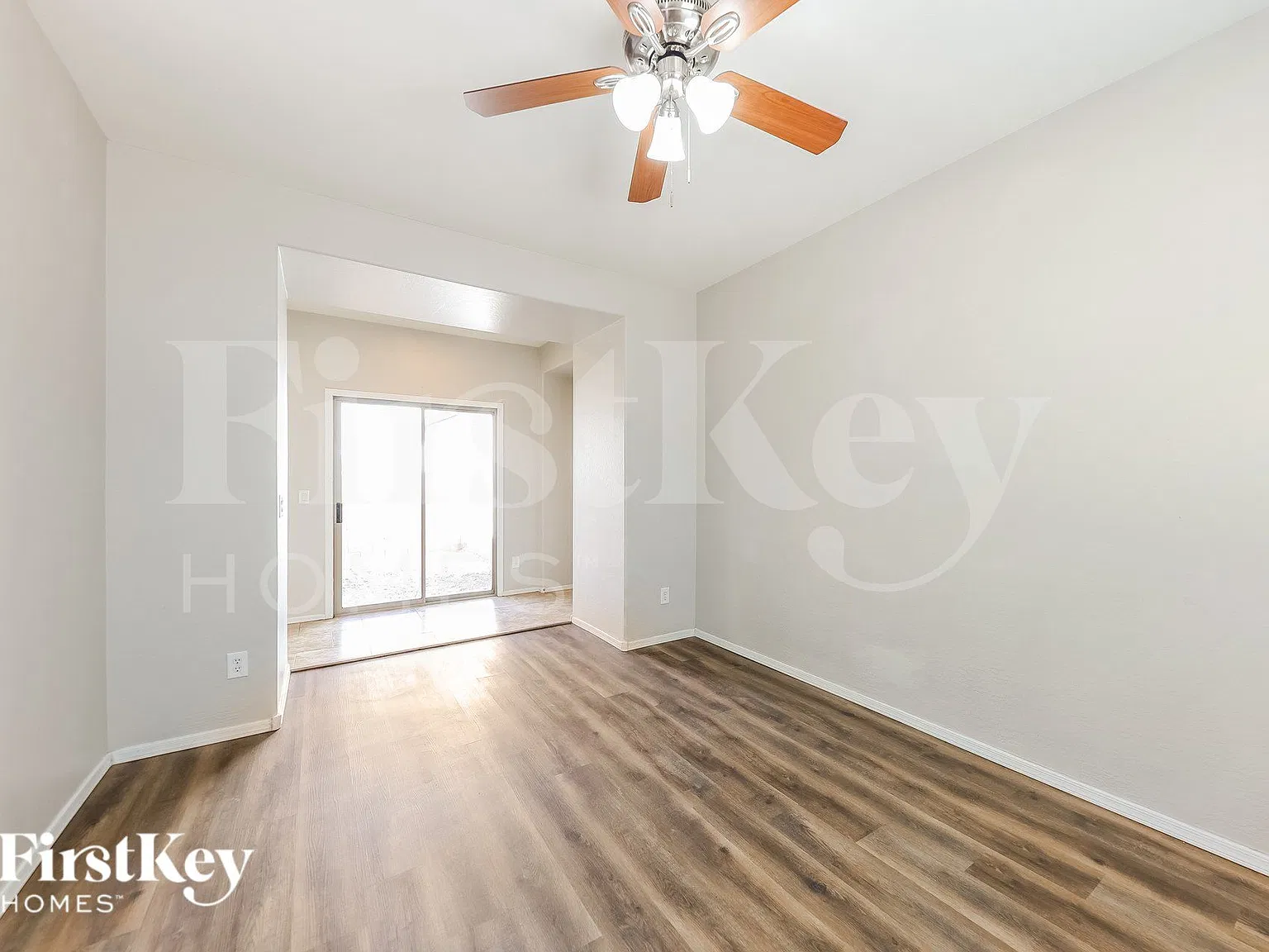 3 bed, 2.5 bath, 2000 sqft, $2,285 — Photo 4
