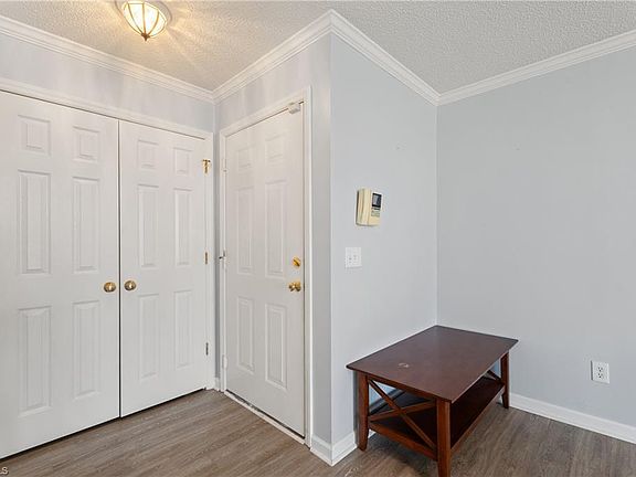 5th image of 212 Mill Pond Dr