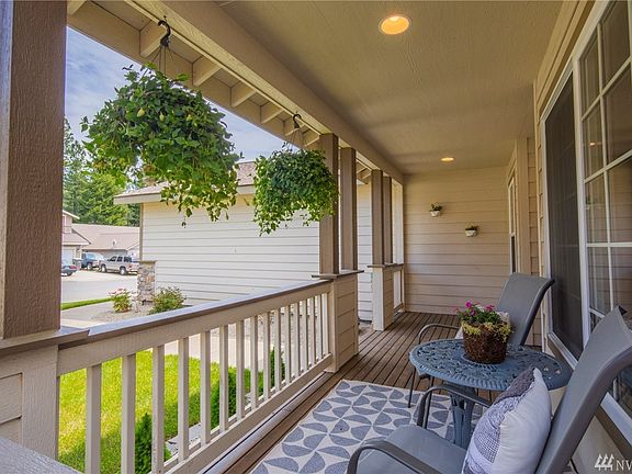 Come sit awhile & enjoy small town life in Cle Elum! Cle Elum Pines rests just above the Coal Mine's Trail for hiking, biking, & more!