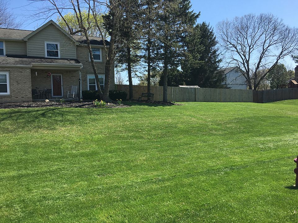 2nd image of 9681 Meadow Wood Dr NW