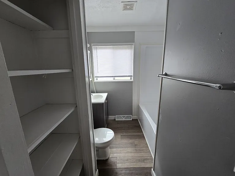 1010 Kinyon St — Photo 12