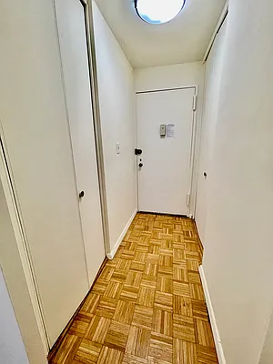 Rented by R New York | media 44