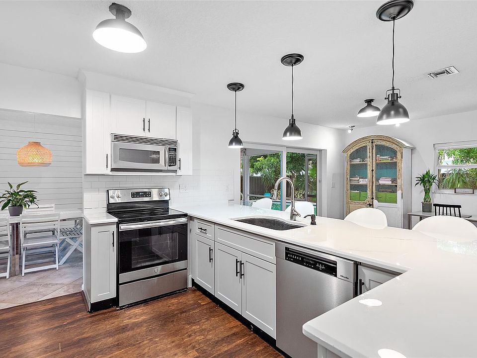 1st image of 391 SE 5th Court