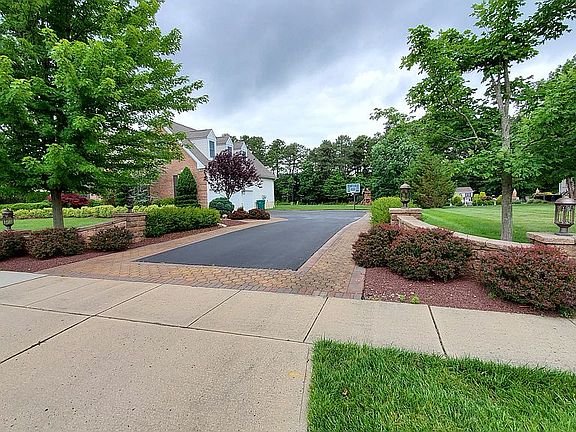 3rd image of 483 Spotswood Gravel Hill Rd