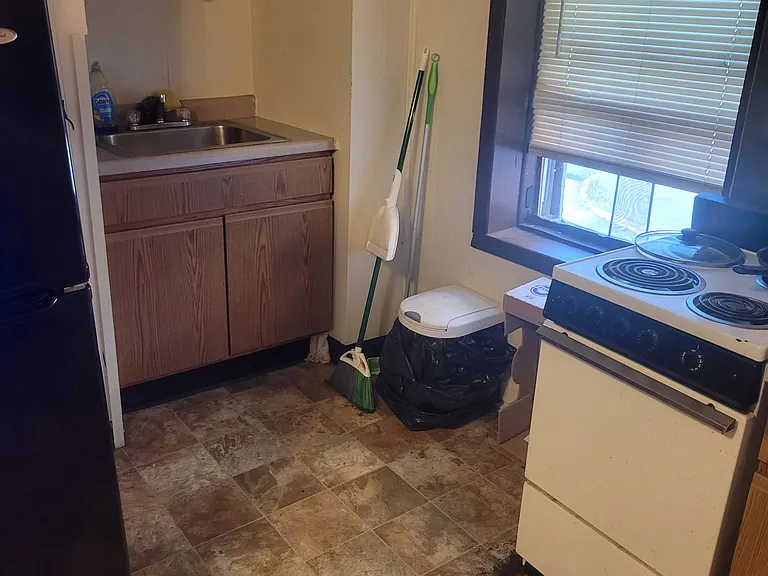 221 Atwood St #H — Photo 4