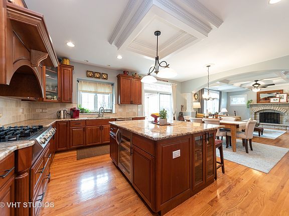5th image of 1172 N Beverly Ln