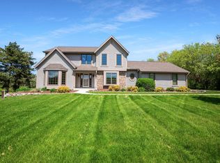 S25W30016 Kayla Ct, Waukesha, WI 53188