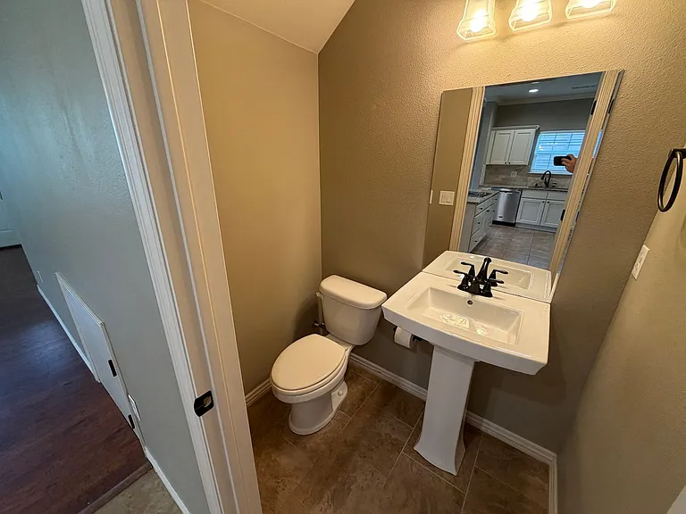 537 Keats Dr — Photo 18