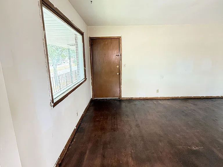 8043 W Appleton Ave #4 — Photo 1