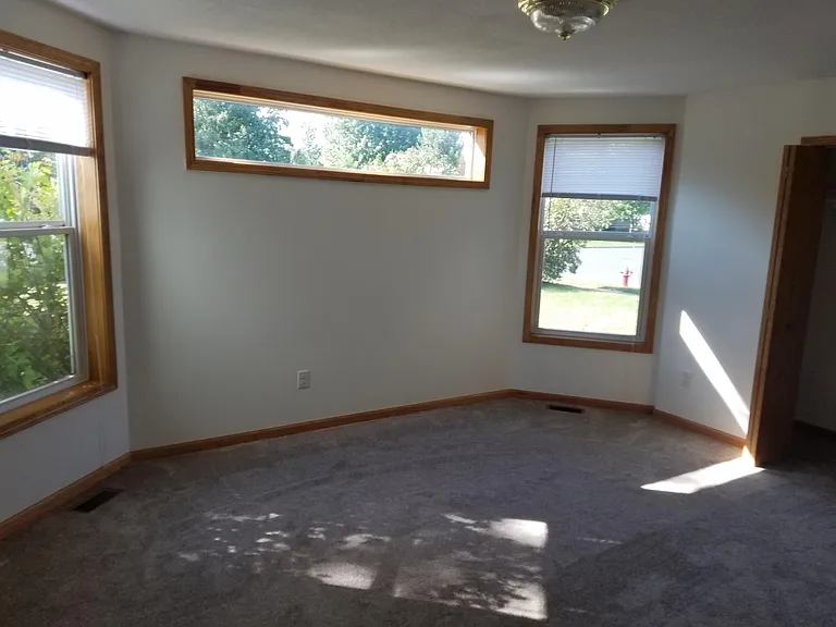 236 Cypress St S #1 — Photo 8