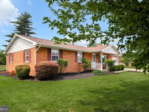 9869 Pleasant View Dr, New Market, VA 22844