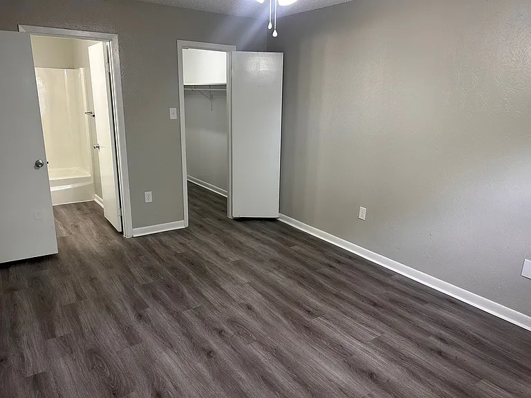 McIntyre Apartments — Photo 73