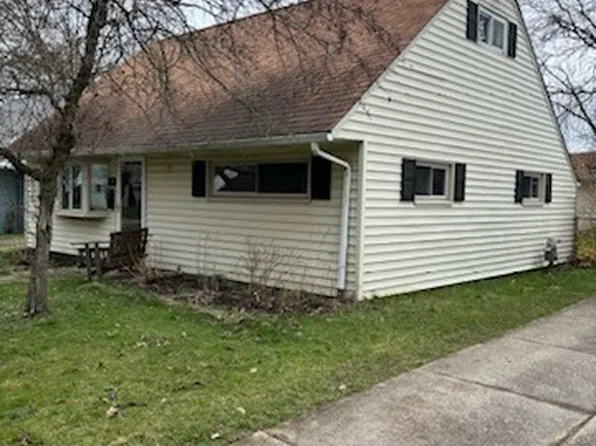 174 Fairpark Dr, Berea, OH 44017