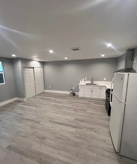 9331 Roslyndale Ave — Photo 1