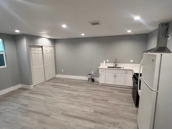 9331 Roslyndale Ave, Pacoima, CA 91331