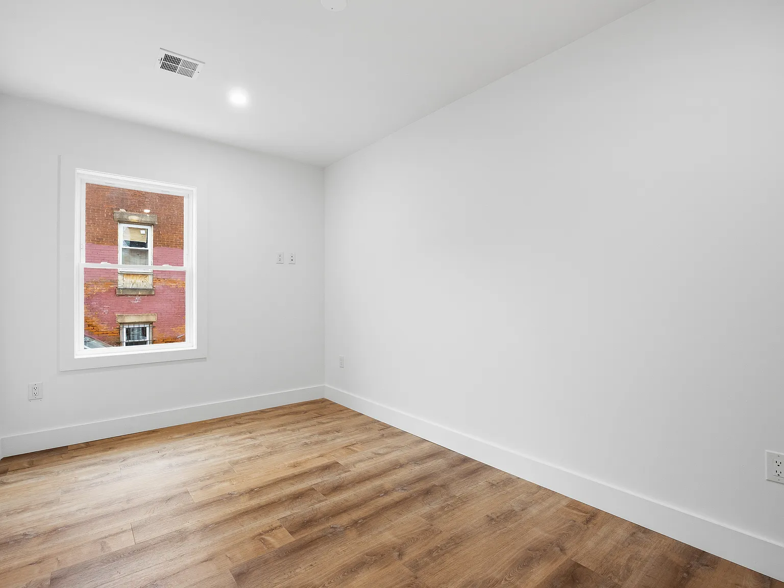 2 bed, 1300 sqft, $1,950 — Photo 3