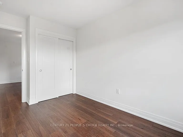 32 Humberstone Dr — Photo 18