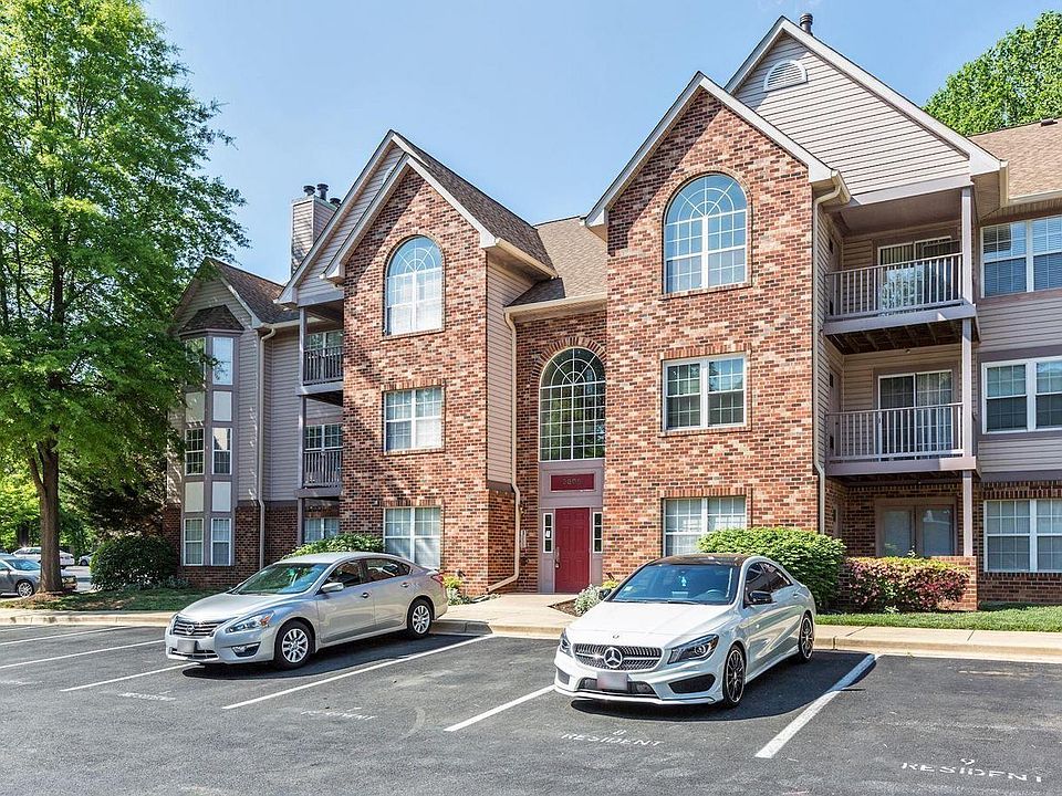 2nd image of 9805 Lake Pointe Ct #104
