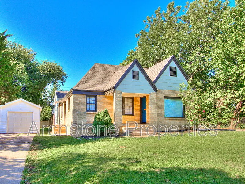 2006 NW 26th St