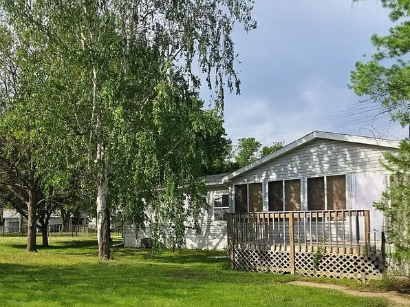 211 Pine St, Bee, NE 68314