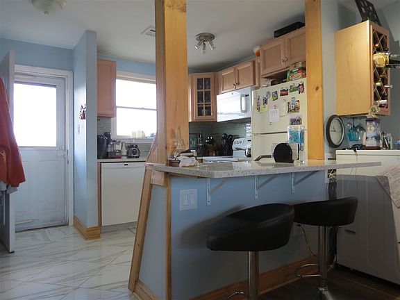 3rd image of 3900 Pleasure Ave APT 306