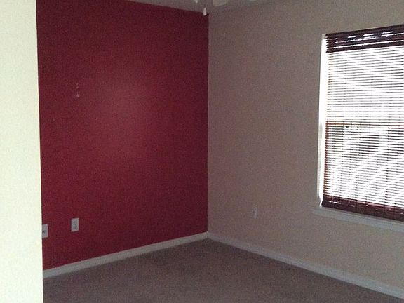 5th image of 910 Parkview Pl #A