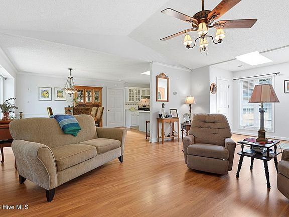 3rd image of 117 Sandham Court