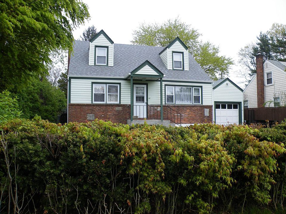 15 Elin Pl Glen Head NY