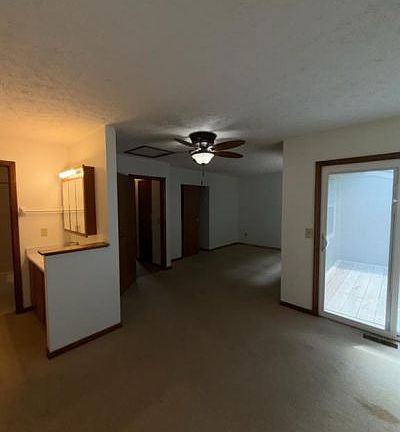 5th image of 712 Hidden Valley Ct
