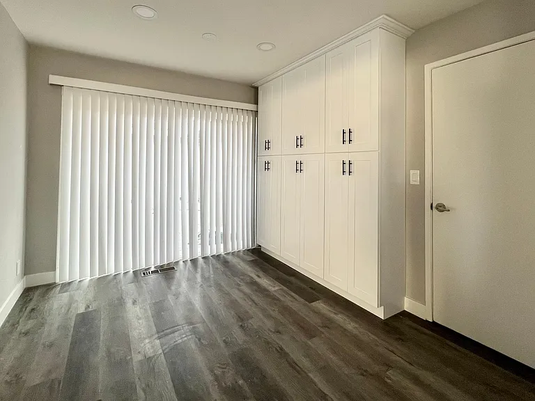 698 Danforth Dr — Photo 13