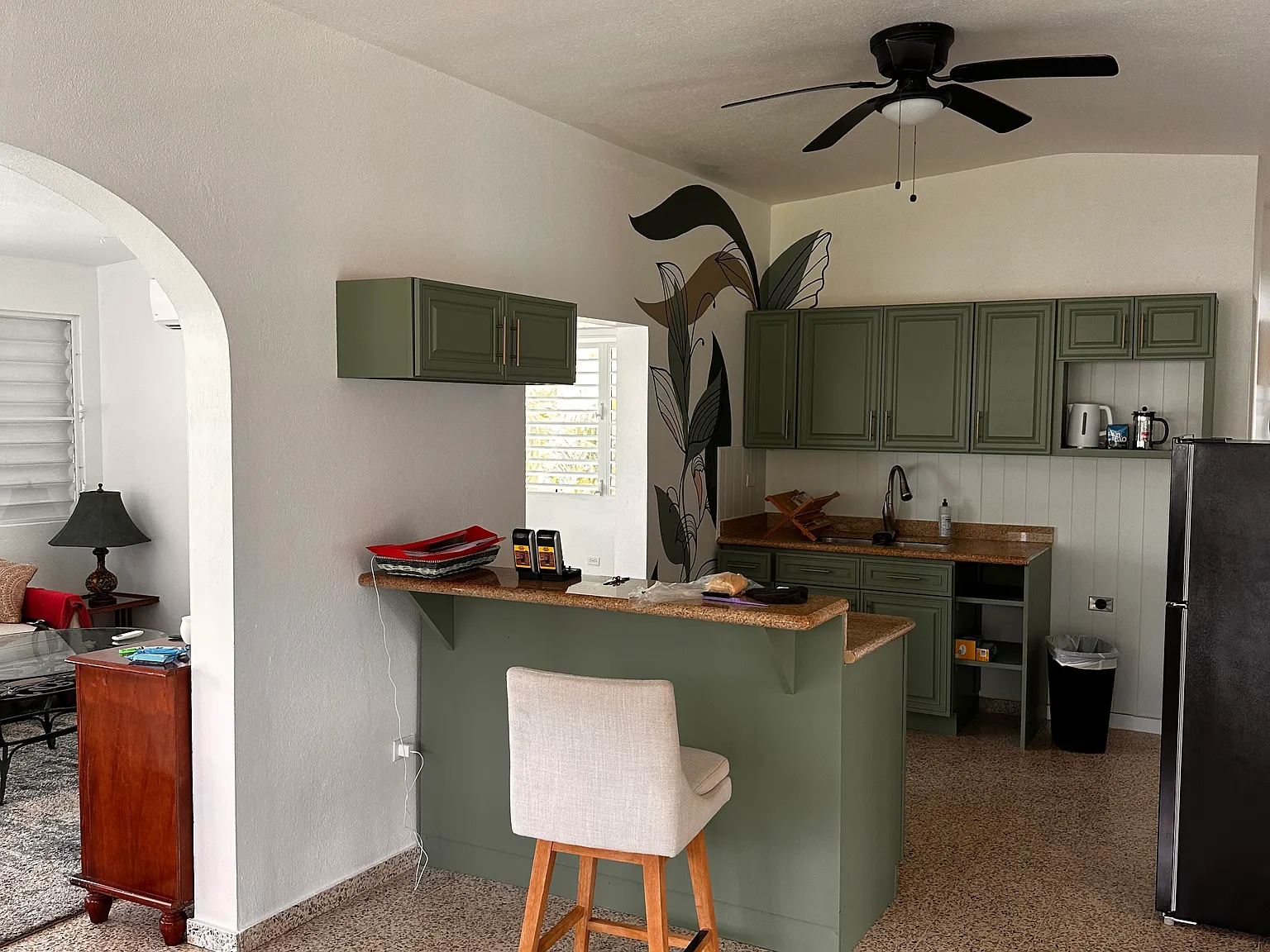 3 bed, 985 sqft, $1,200 — Photo 2